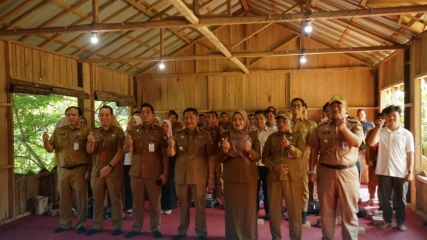 Akselerasi Transformasi Digital, Pemerintah Desa Pagat Hadiri Penguatan Literasi Digital di Aula Goa Limbuhang